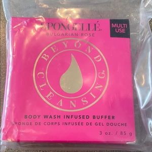 Body wash infused buffer